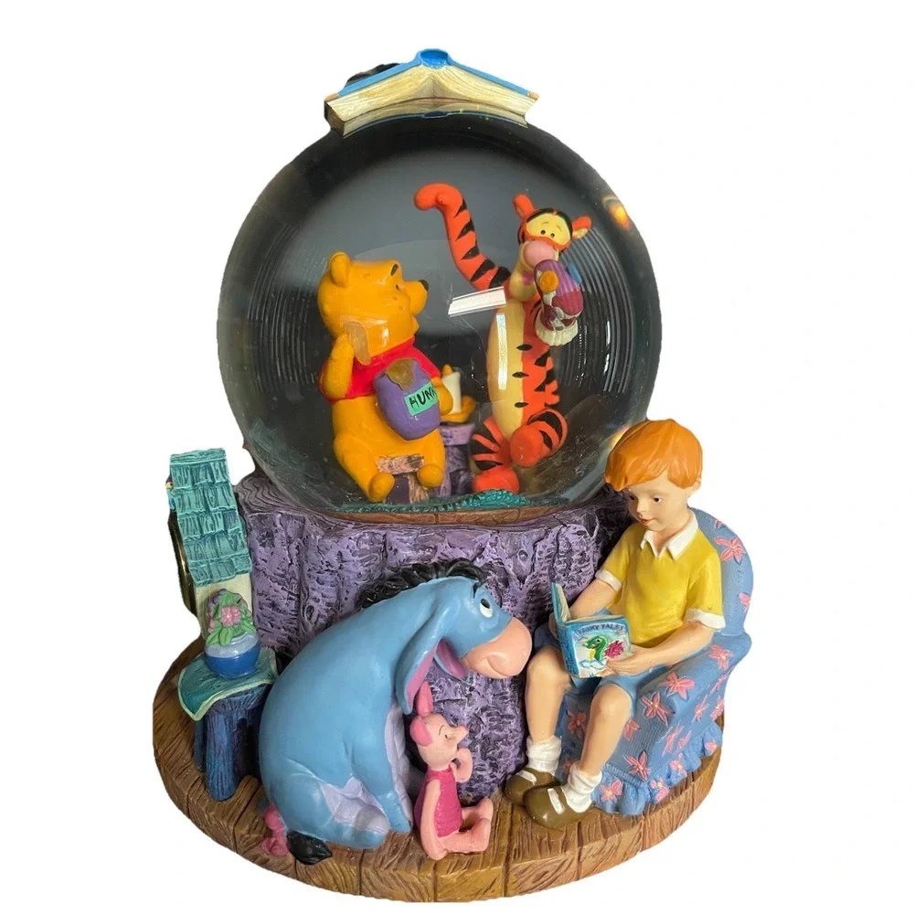 Disney‎ Winnie the Pooh & Christopher Robin & Friends Musical Snow Globe & Clock